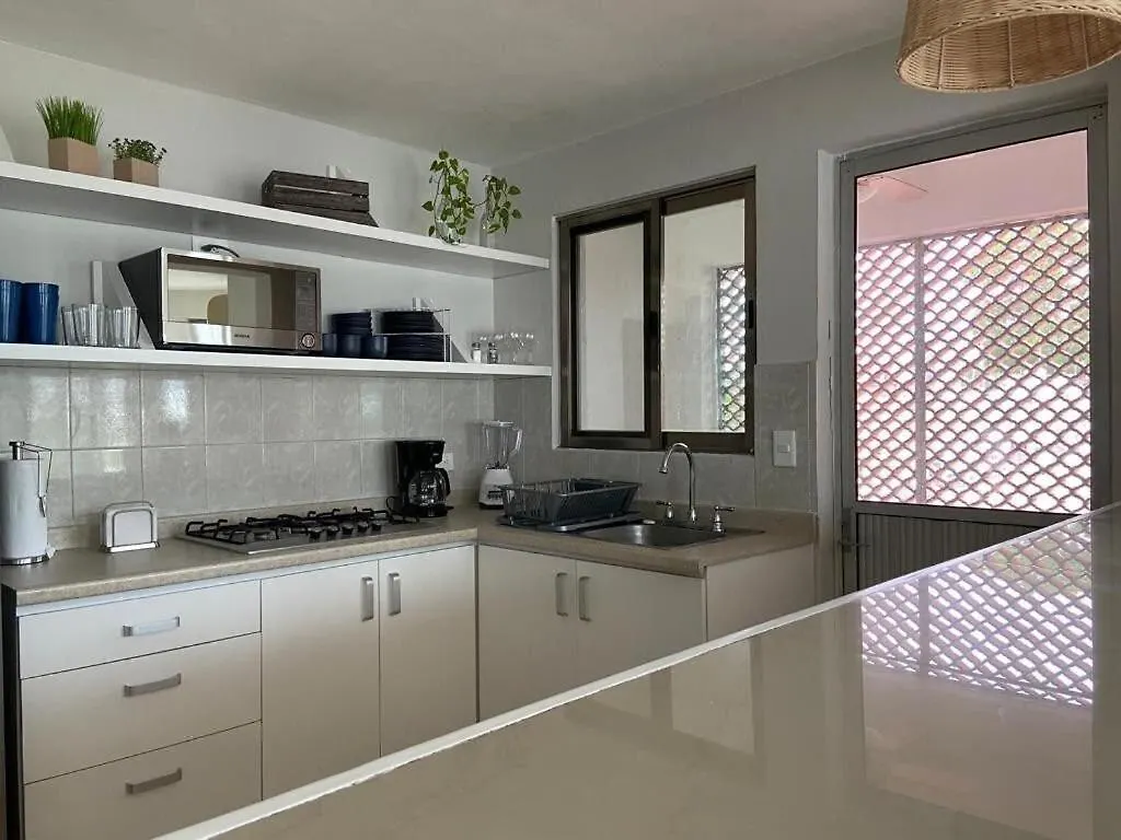 Hermoso Condominio Recien Remodelado Con Alberca Y Super Ubicacion Cancun